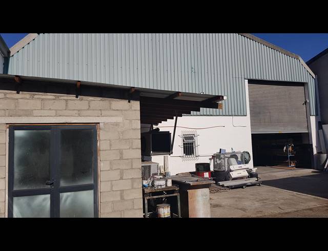 619M² FACTORY TO LET IN STIKLAND INDUSTRIAL